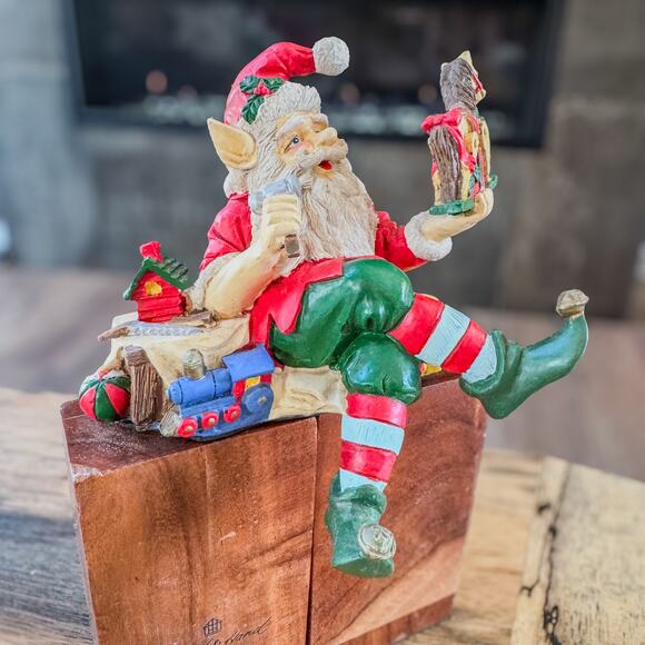 Vintage Christmas Elf Santa Resin Stocking Holder w/ Original Box Whimsy Holiday - Picture 11 of 15